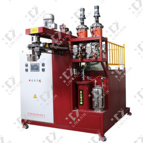 “聚氨酯澆注機”/